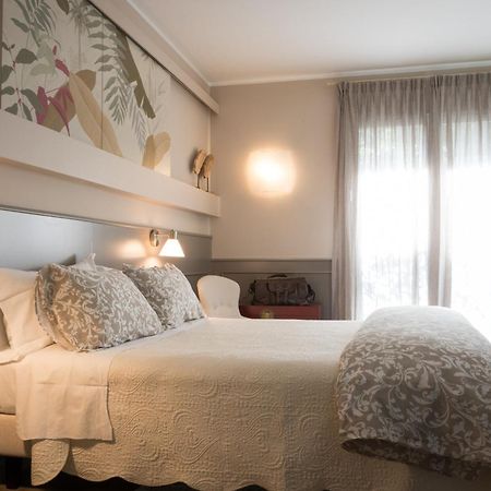 B&B La Dimora Del Garda Sirmione Bagian luar foto