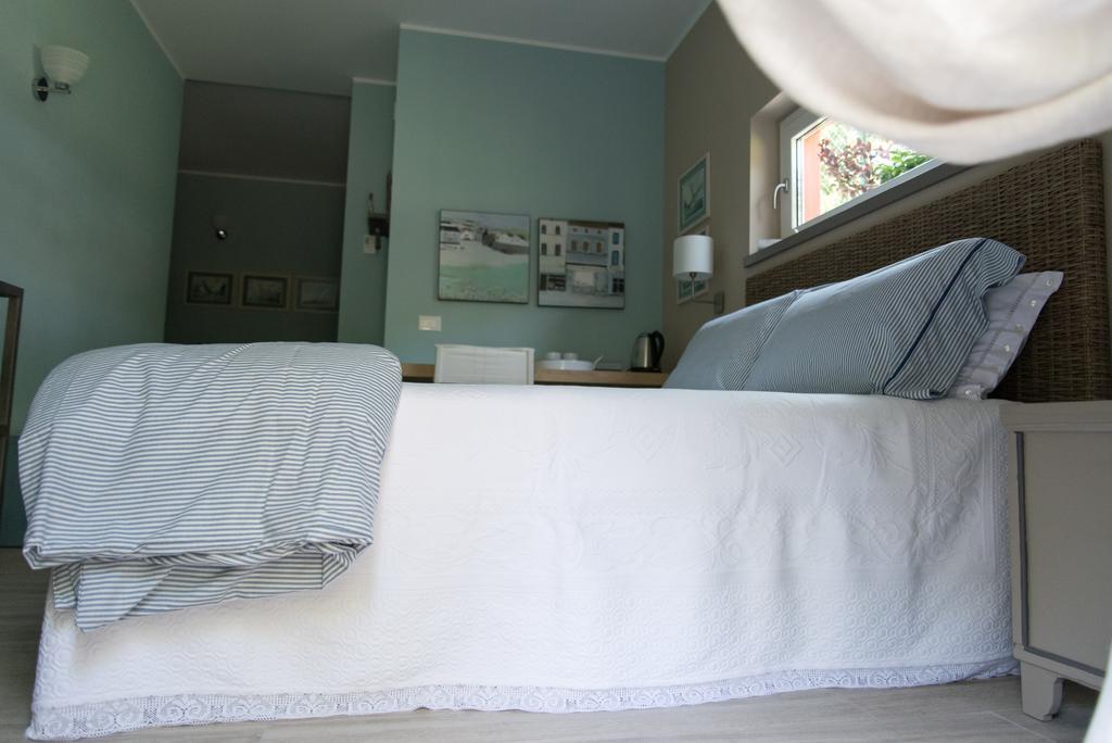 B&B La Dimora Del Garda Sirmione Ruang foto