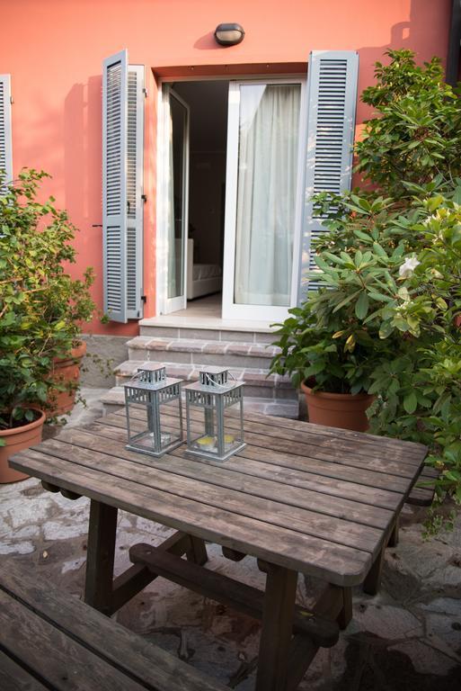 B&B La Dimora Del Garda Sirmione Ruang foto