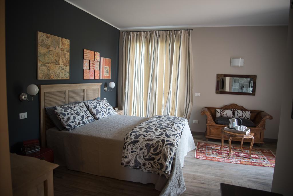 B&B La Dimora Del Garda Sirmione Ruang foto