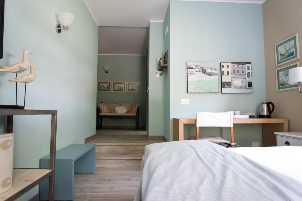 B&B La Dimora Del Garda Sirmione Ruang foto
