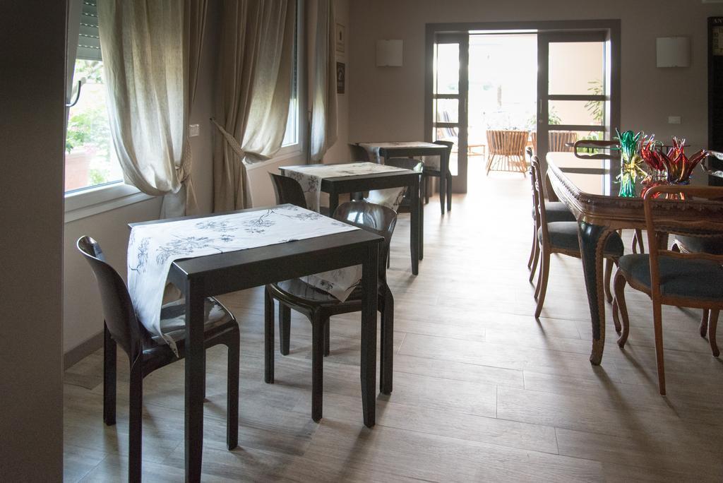 B&B La Dimora Del Garda Sirmione Bagian luar foto