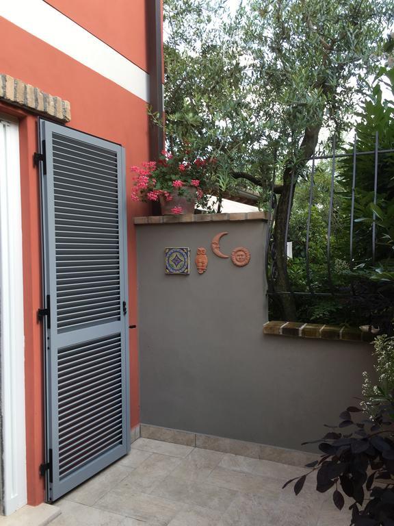 B&B La Dimora Del Garda Sirmione Bagian luar foto