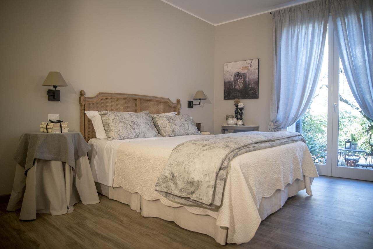 B&B La Dimora Del Garda Sirmione Bagian luar foto
