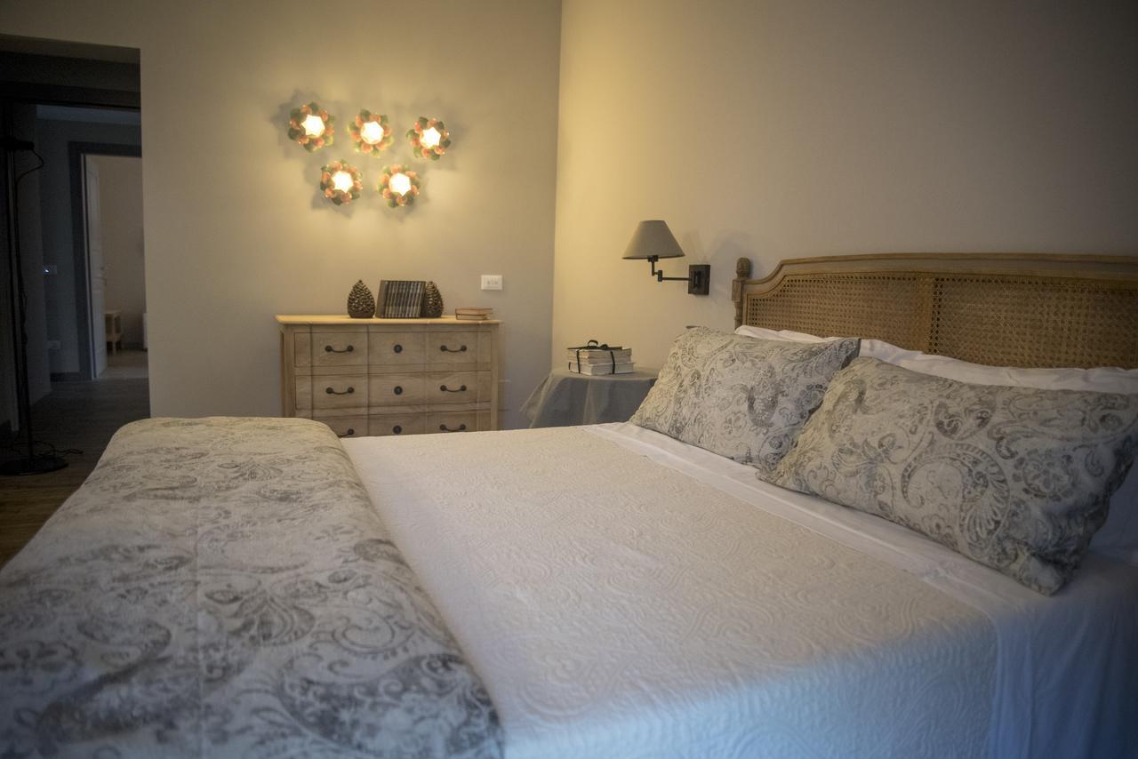 B&B La Dimora Del Garda Sirmione Bagian luar foto