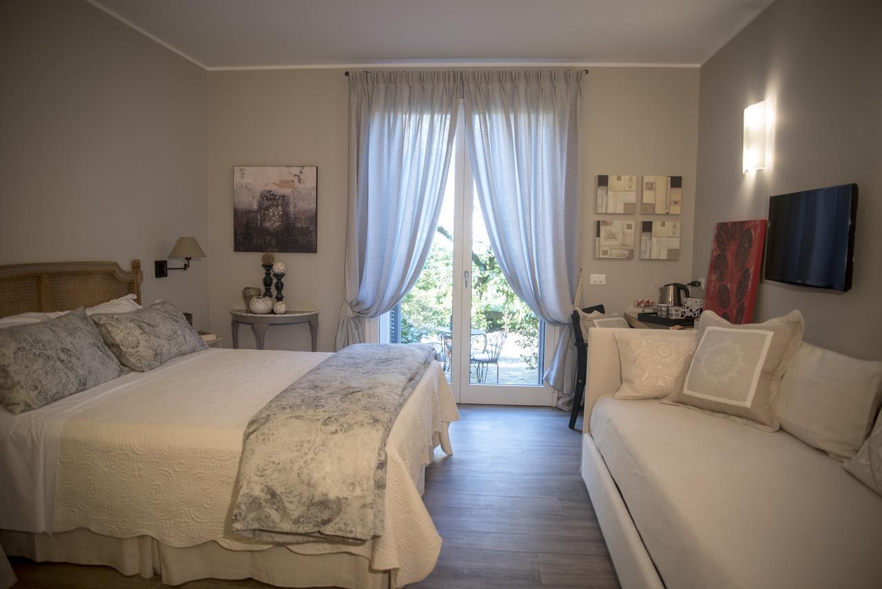 B&B La Dimora Del Garda Sirmione Bagian luar foto